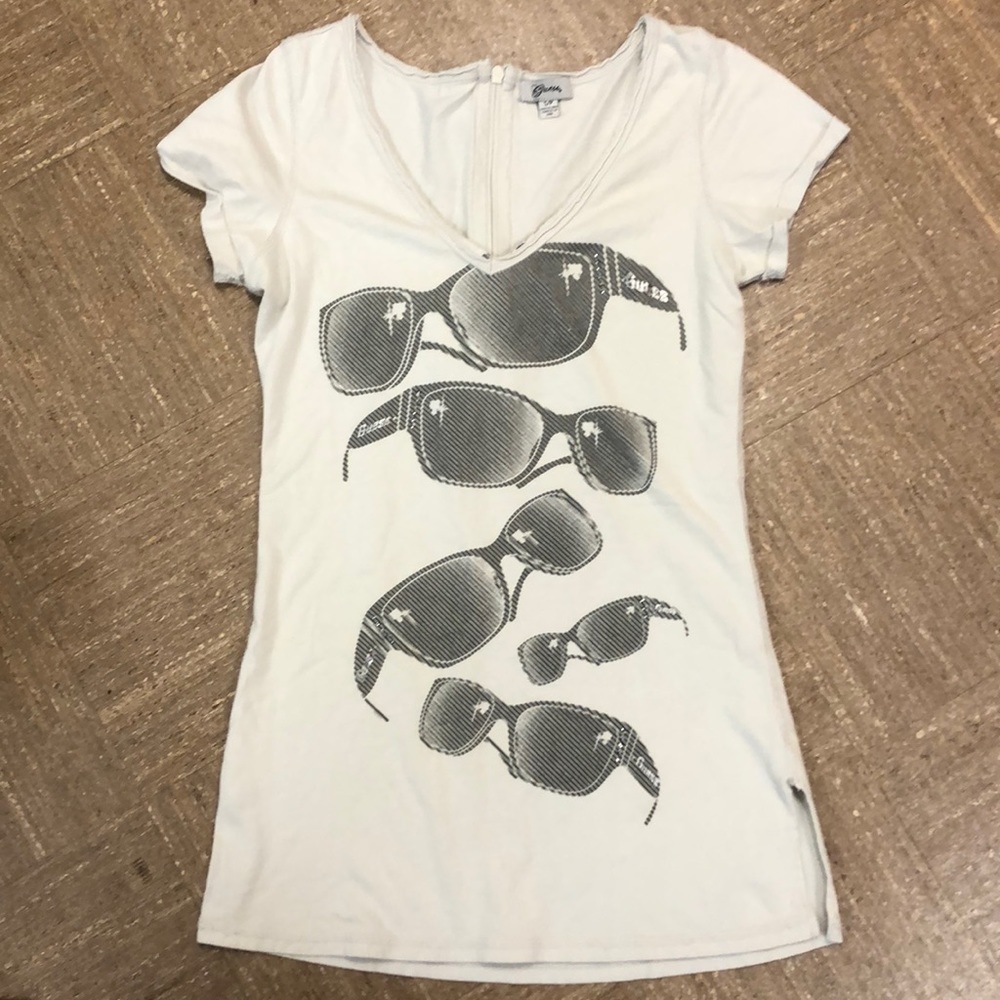 Guess Sunglasses V neck long T-shirt Sz S